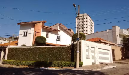 CASA NA VILA ANTONINA COM 3 QUARTOS