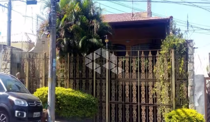 CASA NO JARDIM MARINGA COM 4 QUARTOS