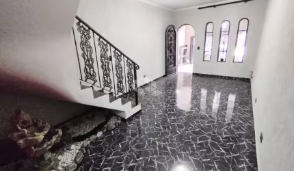 CASA NA CIDADE PATRIARCA COM 4 QUARTOS