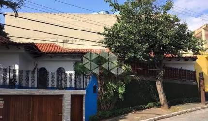 CASA NO ARICANDUVA COM 3 QUARTOS