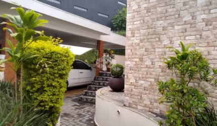 CASA COM PISCINA NA PENHA COM 3 QUARTOS E MUITO QUINTAL