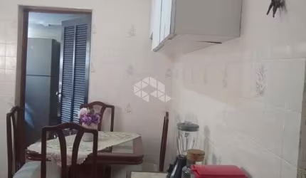 CASA (200m² - 8x25) COM 2 DORMITÓRIOS AMPLOS E 3 VAGAS DE GARAGEM