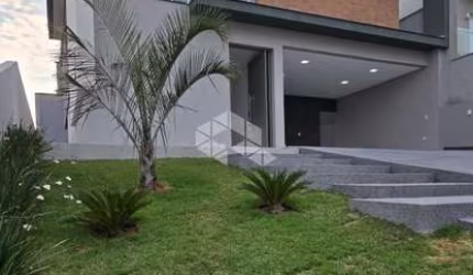 Casa de Condomínio com 4 Quartos e 6 banheiros!