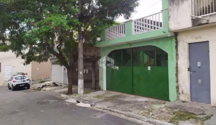 CASA NA VILA REGINA COM 5 DORMITORIOS SENDO 1 SUITE E 2 VAGAS!