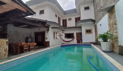 CASA NA VILA JACUI COM 3 QUARTOS