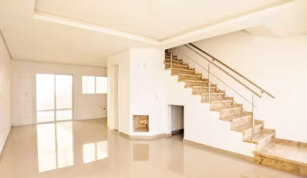 Sobrado 166m² 3 dormitórios, 02 vagas, no bairro Igara em Canoas
