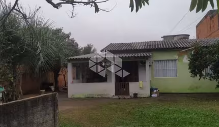 Casa no bairro Mathias Velho com 3 dormitórios e piscina