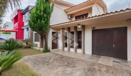 Casa/Sobrado 248,25m² área privativa 4 dormitórios/quartos 1 suíte 2 vagas Marechal Rondon