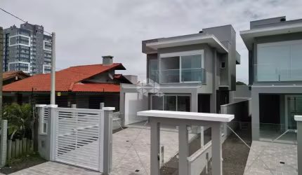 Sobrado ALTO PADRÃO 3 (três) dormitórios sendo 1 suíte bairro Zona Nova