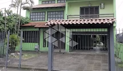Ótimo sobrado Bairro Marechal Rondon, 5 min do Park Shoping