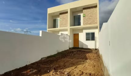 Sobrados NOVOS de 2 dorm