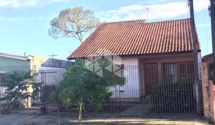 Casa com 03(três) dormitórios sendo 01(um) suíte  bairro São Luis