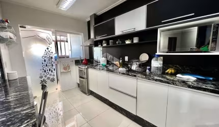 Apartamento com 3 dormitórios no bairro Centro
