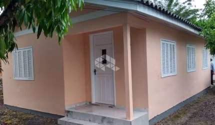 Duas casas em terreno no bairro Igara - Canoas.