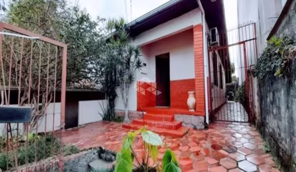 Casa 110m² 03 dormitórios 01 vaga no Bairro Nossa Senhora das Graças em Canoas