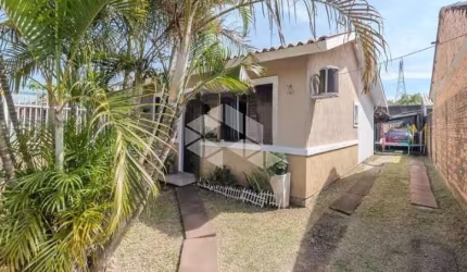 Casa 70m² 2 dormitórios 1 vaga no bairro Ozanan, Canoas/RS.