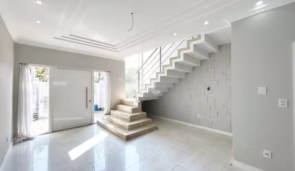 Sobrado 153,22m² 3 dormitórios, 01 suíte com sacada, 02 vagas no Bairro Moinhos de Vento em Canoas
