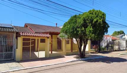 Casa com 3 quartos sendo 1 suíte no bairro Rio Branco