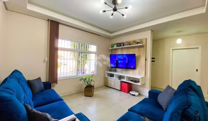 Sobrado 233m² 05 dormitórios, 04 vagas, no Bairro Moinhos de Vento em Canoas