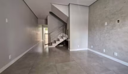 Sobrado de 2 suítes, com 101m²  no bairro São José