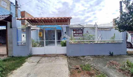 Casa térrea com 3 dormitórios, 2 banheiros, 2 vagas 120m² área construída Bairro Mato Grande/Canoas
