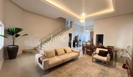 Casa com 4 dormitórios, sendo 2 suítes, 3 banheiros, semi mobiliada, vaga para 2 veículos, no Bairro Marechal Rondon, na cidade de Canoas. Aceita Fin