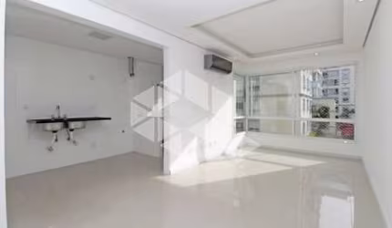 Apartamento de 3 dormitórios com garagem em condomínio com infra completa  no Bairro Cavalhada próximo ao Zaffari