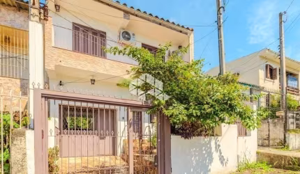Casa de  6 quartos com 4 vagas de garagem no Partenon próximo as Av. Bento Gonçalves, Salvador França e Aparício Borges
