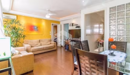 Apartamento de 2 quartos com dependência e garagem no Auxiliadora próximo a Carlos Gomes, Anita Garibaldi, Plínio Brasil Milano e 24 de Outubro