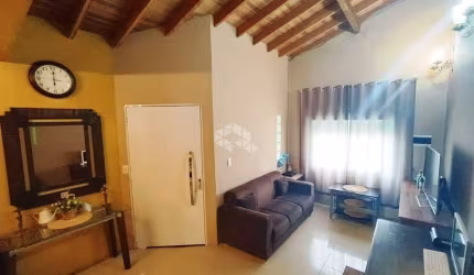 Casa à venda, 2 dormitórios, pátio, Parque Santa Fé, zona norte Porto Alegre.