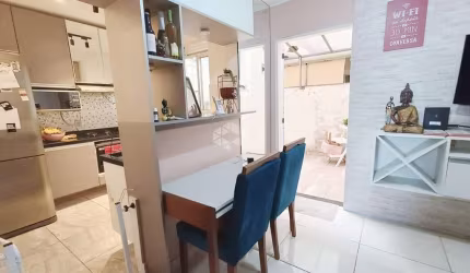 Apartamento térreo com pátio à venda, 2 dormitórios, vaga de garagem, Porto Laçador, Praça México, Jd. Leopoldina