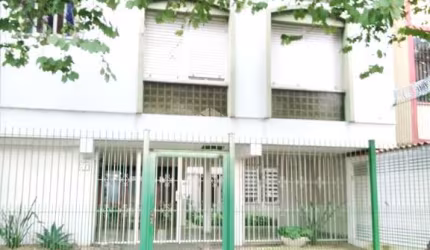 Cobertura à venda, 395m² privativos; 3 dormitórios, suíte, 3 vagas escrituradas na Avenida Dom Pedro II, São João - Porto Alegre.