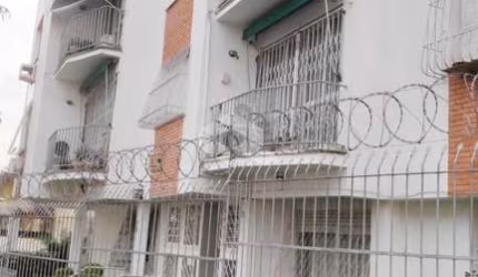 Apartamento à venda, 2 dormitórios, 1 vaga de garagem,  Bairro Santo Antônio.