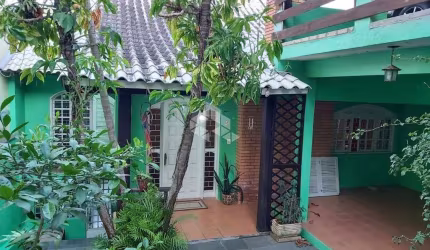 Casa 03 dormitorios - 1 suite - 4 vagas - Parque Santa Fé
