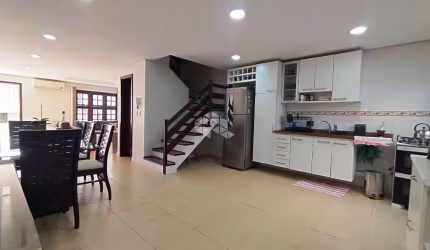 Casa à venda, Ecoville, 3 quartos com suíte, lavabo, 3 vagas de garagem.