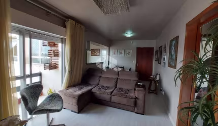 Apartamento com 3 dormitórios no centro de vacaria-RS
