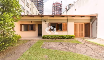 Casa comercial à venda na Pedro Ivo, bairro Mont Serrat.