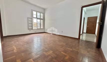 Apartamento à venda, 84 privativos, 3 quartos, elevador, ensolarado, centro de Porto Alegre/RS