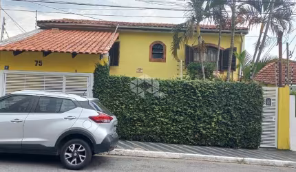 Casa à venda com 180m², 3 quartos e 1 vaga