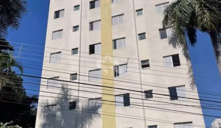 Apartamento no térreo 55m com 1 vaga de garagem