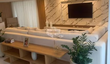 Casa no Condomínio Chácara Francesa (Jd. França / Zona Norte) com 383m2