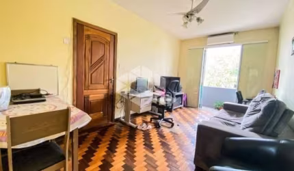 Apartamento 2 Dormitorios no Bairro São Geraldo, em Porto Alegre