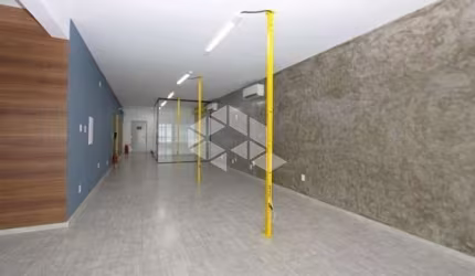 Prédio Comercial com 4 vagas de Garagem no Bairro São Geraldo, em Porto Alegre