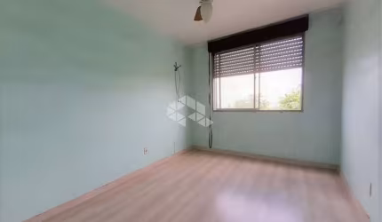 Apartamento 2 dormitórios, elevador, no bairro Humaitá, em Porto Alegre.