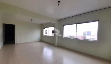 Apartamento 3 dormitórios, suíte, elevador, no bairro Santana, em Porto Alegre. Aceita financiamento e FGTS.