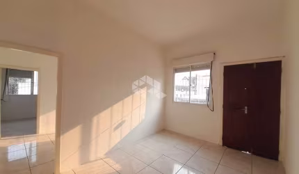 Apartamento 2 dormitórios, sacada, no bairro São Geraldo, em Porto Alegre.