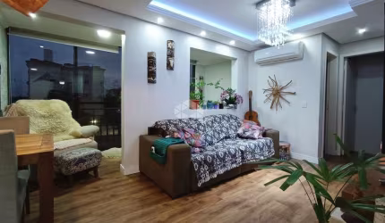 Apartamento 2 dormitórios, sacada com churrasqueira, 1 vaga no Bairro Humaita, em Porto Alegre