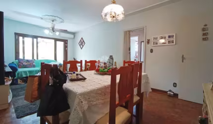 Apartamento de 2 Dormitórios dependência de empregada, vaga coberta, no Centro de Canoas