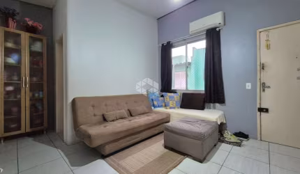 Apartamento de 1 dormitório e 1 vaga de garagem, no bairro Humaitá, em Porto Alegre.