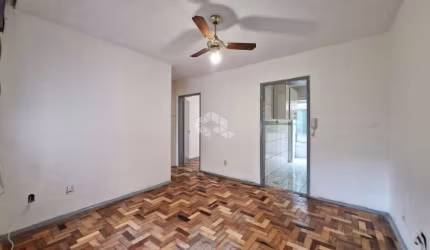 Apartamento de 1 dormitório, no bairro Humaitá, em Porto Alegre.